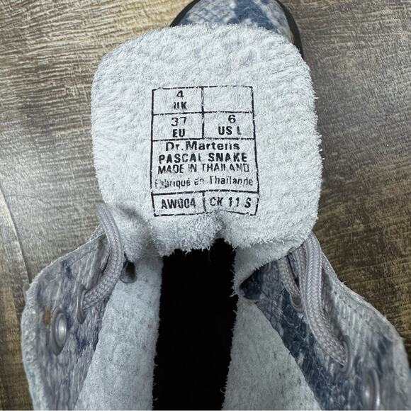 Dr Martens Pascal snake moto combat boots / blue grey snakeskin - Picture 6 of 9